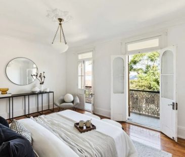 Charming light filled terrace in desirable street. - Photo 4