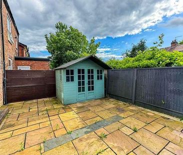 Alderley Road, Flixton, Manchester, M41 - Photo 6