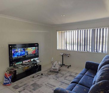 FOUR (4x) BEDROOM BRICK-VENEER HOME WITH DOUBLE GARAGE. AN LOVELY R... - Photo 2