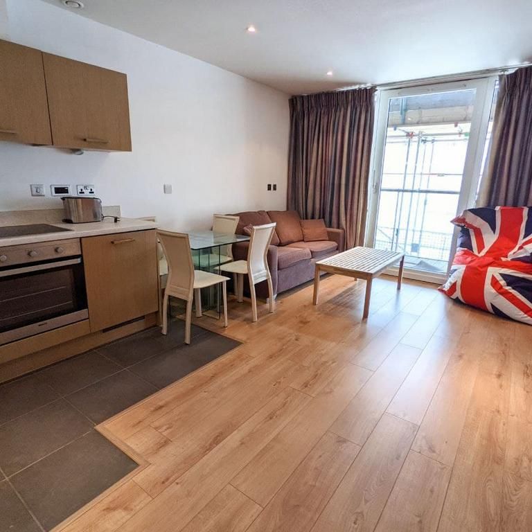 Studio to rent - Photo 1