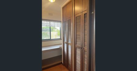 Spacious Family Home with Extras in Prime Location! - Photo 4