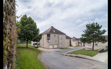 Location Appartement 3 pièces 64 m² Saint-Benoît-du-Sault - Photo 2