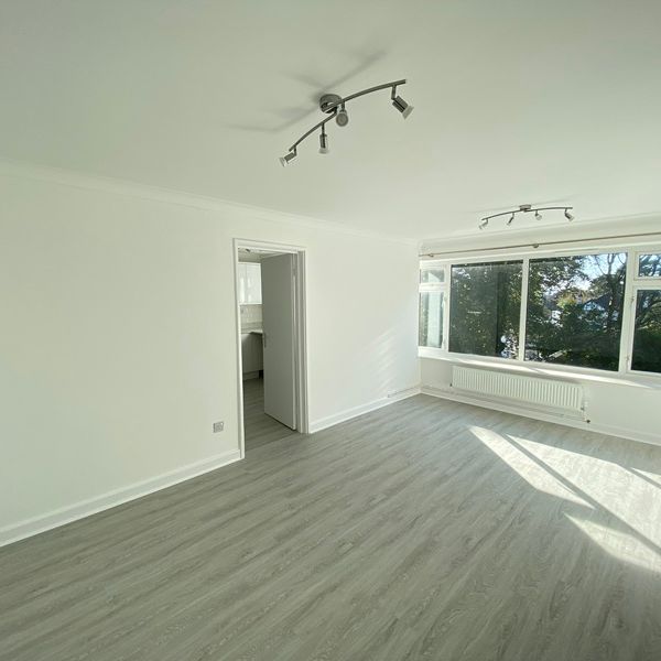 Llwyn-Y-Mor, Caswell, Swansea, SA3 - Photo 1