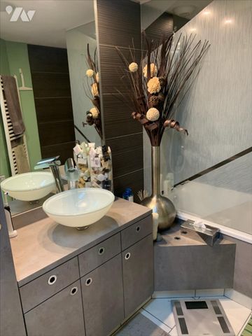 DOLE (39100) centre-ville un appartement en parfait état de type 4 - Photo 5