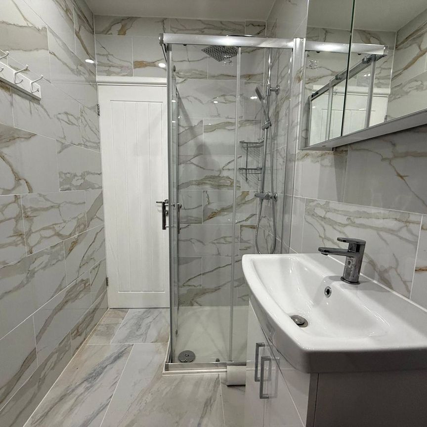 Lower Court Road, Epsom, Surrey, KT19 8SW - Photo 1