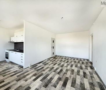 Pronájem bytu 2+1 63 m2 - Fotografie 3
