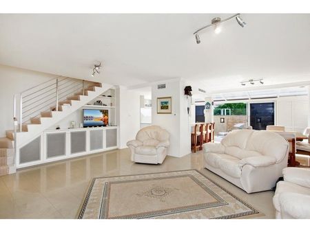 3/47 The Esplanade, Cronulla NSW 2230 - House For Rent | Domain - Photo 2