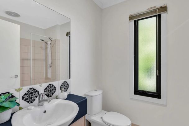 Modern 3-Bedroom Townhouse in the Heart of Mawson Lakes - Photo 1