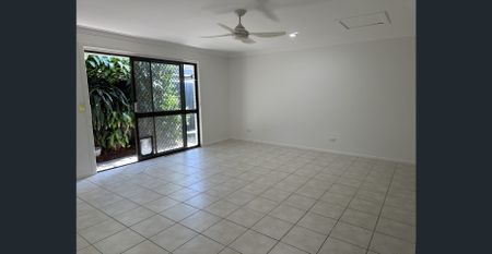 MODERN TWO BEDROOM DUPLEX IN PRIME PALM BEACH LOCATION - Photo 2