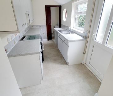 2 bedroom semi-detached house to rent - Photo 5
