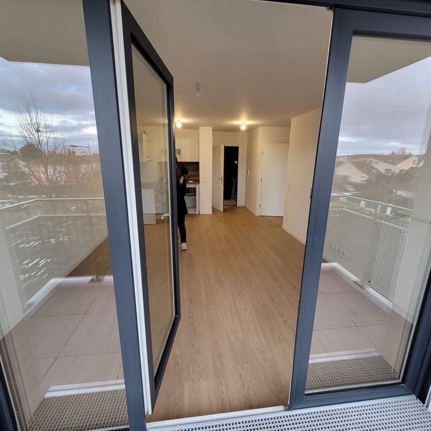 Location Appartement 2 pièces 45m² CONFLANS STE HONORINE 78700 - Photo 1