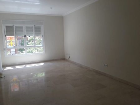 Flat - Sevilla (San Bernardo-Buhaira-Huerta del Rey) - Photo 4