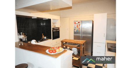 Charming 3-Bedroom Home Just Minutes from La Trobe University - Photo 5