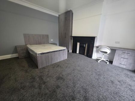 3 bedroom end of terrace house to rent - Photo 4
