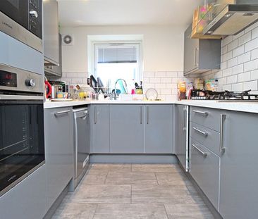 West Grove, Roath, Cardiff - Photo 6