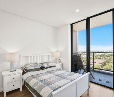 Stunning 2 Bedroom Furnished Apartment + Ocean Views - Photo 2