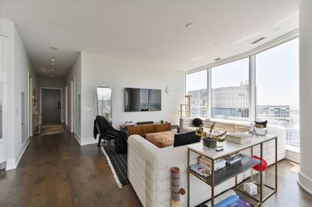For Lease - 10 York Street Unit# 3810, Toronto, Ontario - Photo 3