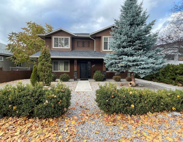 Beautiful 4-Bedroom Home Near the Hospital - Photo 1