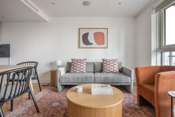 Saint George Wharf - Photo 1