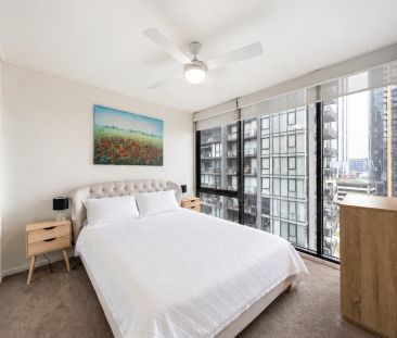 Furnished Apartment In Prime Southbank Location! Perfect City Lifestyle Awaits - Photo 3