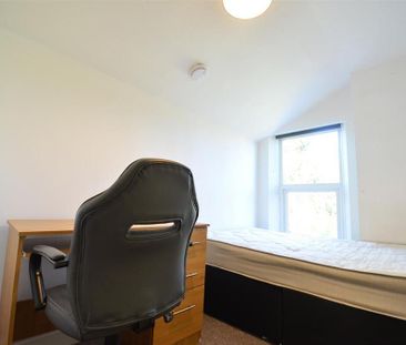 4 bedroom terraced house to rent - Photo 4