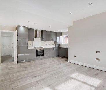 3 bedroom flat to rent - Photo 3