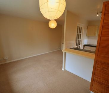 1 bed flat to rent in Buckland Road, Maidstone, ME16 - Photo 2