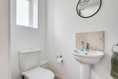 3 bedroom detached house to rent - Photo 3