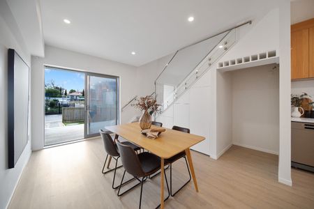 Nice and New in Opaheke - Photo 5