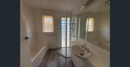 Low maintenance living in ideal location - Photo 3