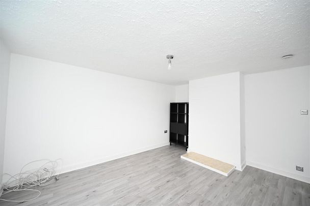 91 Knockleigh Drive, Carrickfergus, Greenisland, BT38 8UY - Photo 1