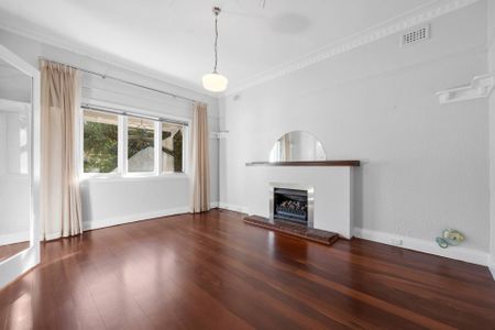 Charming Inglewood Classic - Photo 5