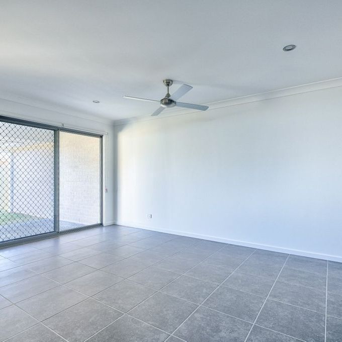 Modern 1 Bedroom Home with Air Conditioning, Alfresco Area & Pet-Friendly Yard - Photo 1