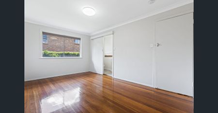 Charming One-Bedroom Unit with Private Courtyard - Photo 3