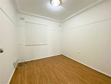 “Charming 2-Bedroom Home in Blacktown!” - Photo 3