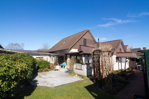 Familienhaus, 5 ZKB, ca. 200m2 WF/NF, EBK, Wintergarten, Garten, Carport, uvm. - Foto 1