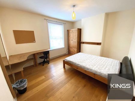 4 bedroom terraced house to rent - Photo 4