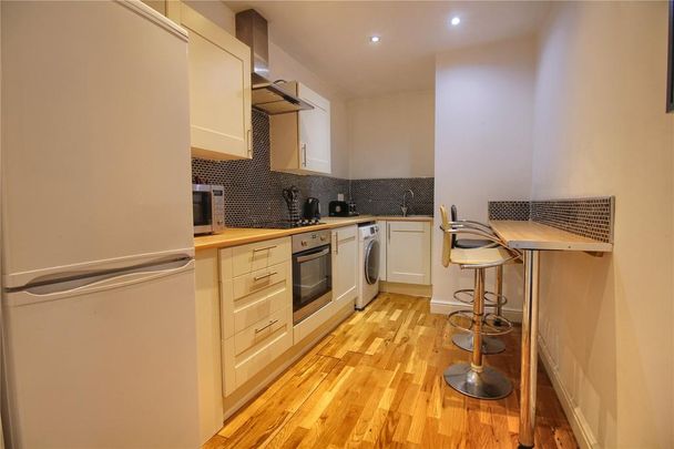 2 bedroom flat to rent - Photo 1