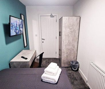 6 bedroom terraced house to rent - Photo 1