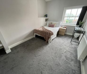 9 bedroom flat to rent - Photo 5