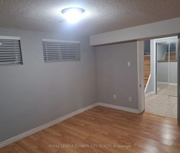 34 Ashwood Crescent #Basement - Photo 4