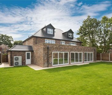 Five bedroom, new build family home in Ascot. - Photo 1