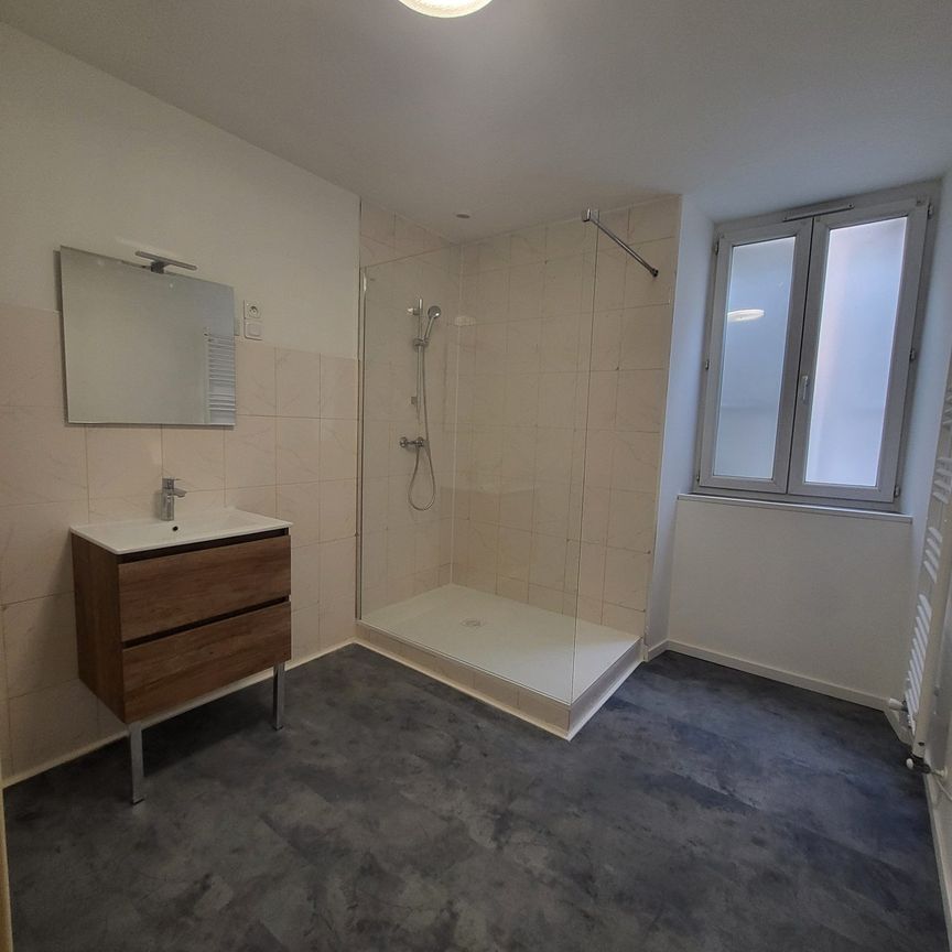Location Appartement 5 pièces 78m² PRIVAS 07000 - Photo 1
