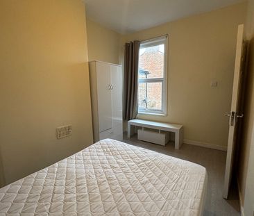 Room in a Shared House, Miranda Rd, L20 - Photo 5