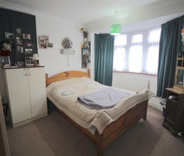 4 Bed Semi-Detached House, Hollyhurst Grove, B26 - Photo 4