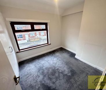 35 Beechmount Crescent, Belfast, BT12 7NJ - Photo 4