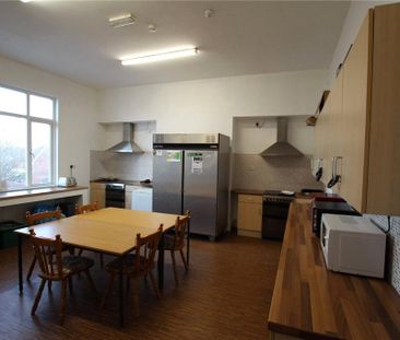 1 bedroom in a house share to rent - Photo 5