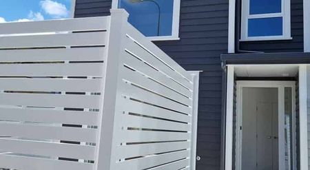 * First week rent FREE * Wainuiomata, 3 bedrooms - Photo 2