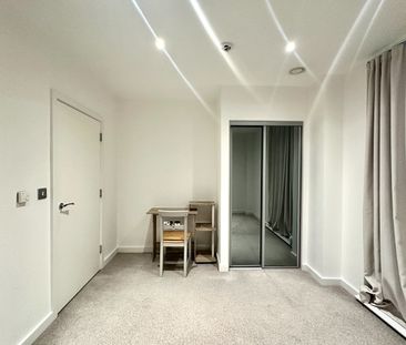1 Bed Flat, Hale Point, IG1 - Photo 4