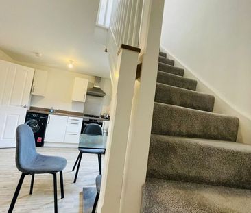 2 Bed Terraced House, Hope Street, B5 - Photo 3